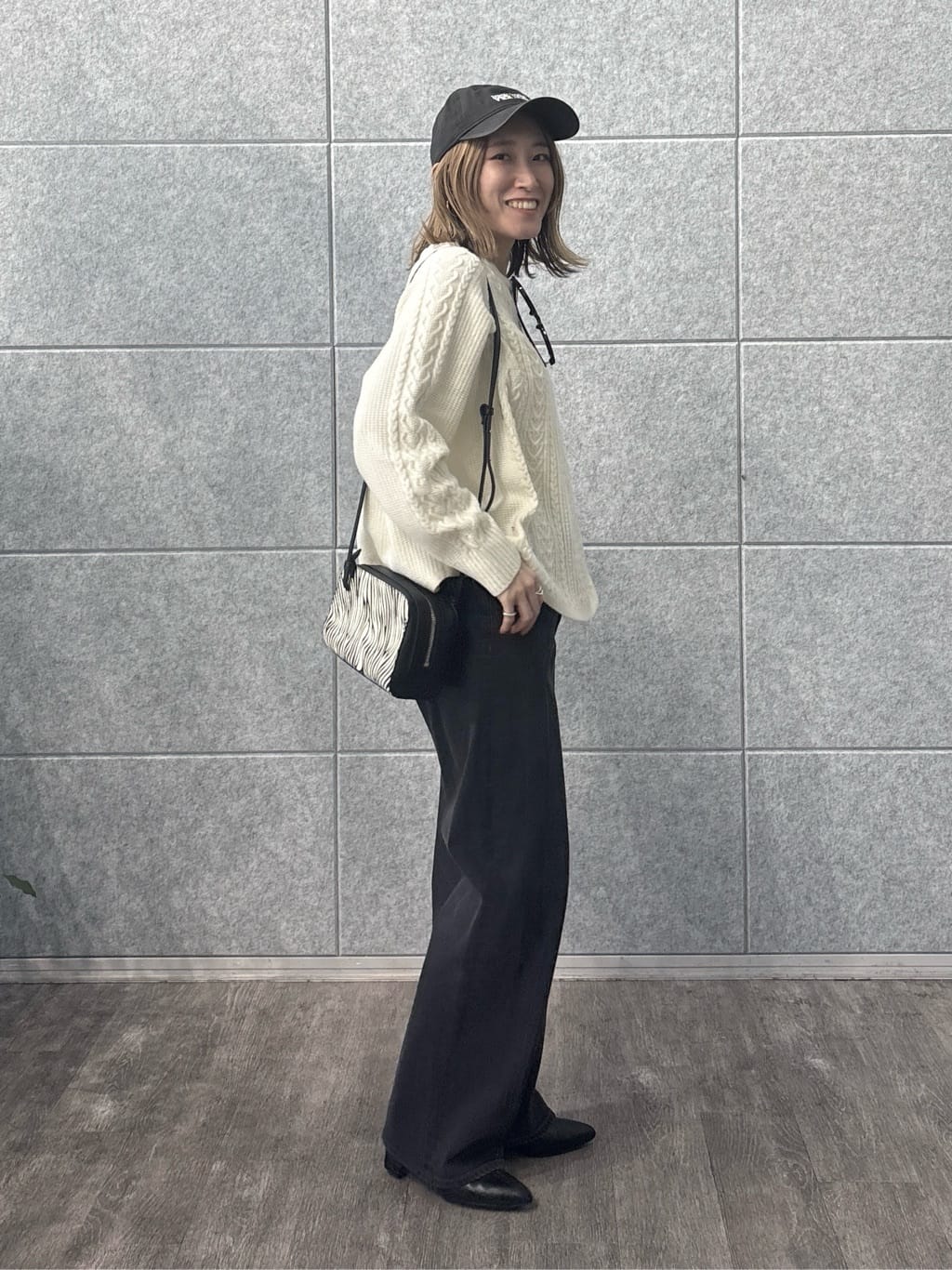 kotakiさんの「INDIVI｜【洗える】ケーブルデザイン ラウンドヘムニット」を使ったコーディネート
