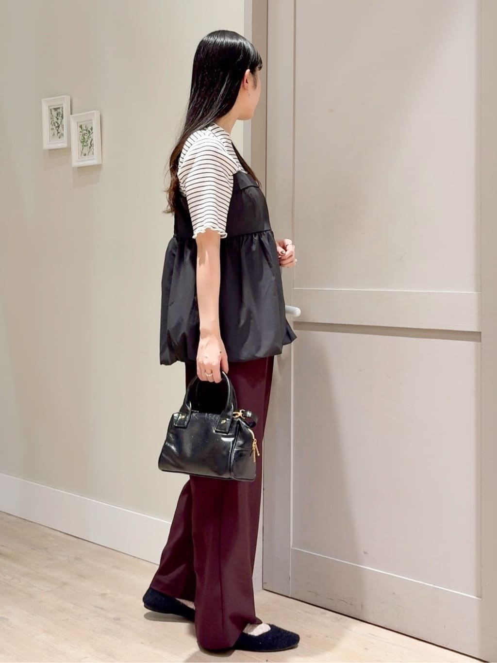 Mayuさんの「grove｜すっきりもリラックスも叶える　ウエストイージー美脚フレアパンツ」を使ったコーディネート
