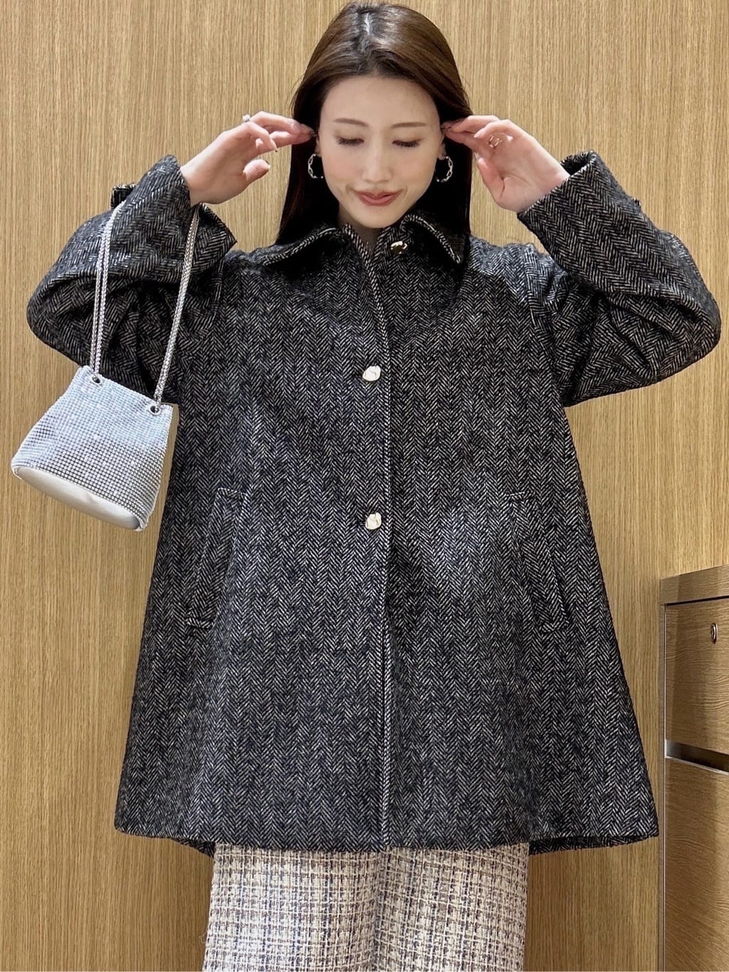 maiさんの「OPAQUE.CLIP｜ヘリンボーンステンカラーコート」を使ったコーディネート