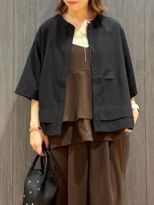 meiさんの「SHOO･LA･RUE｜【洗濯後しわになりにくい/UV/吸水速乾】大人きれいな バンドカラーシャツ」を使ったコーディネート