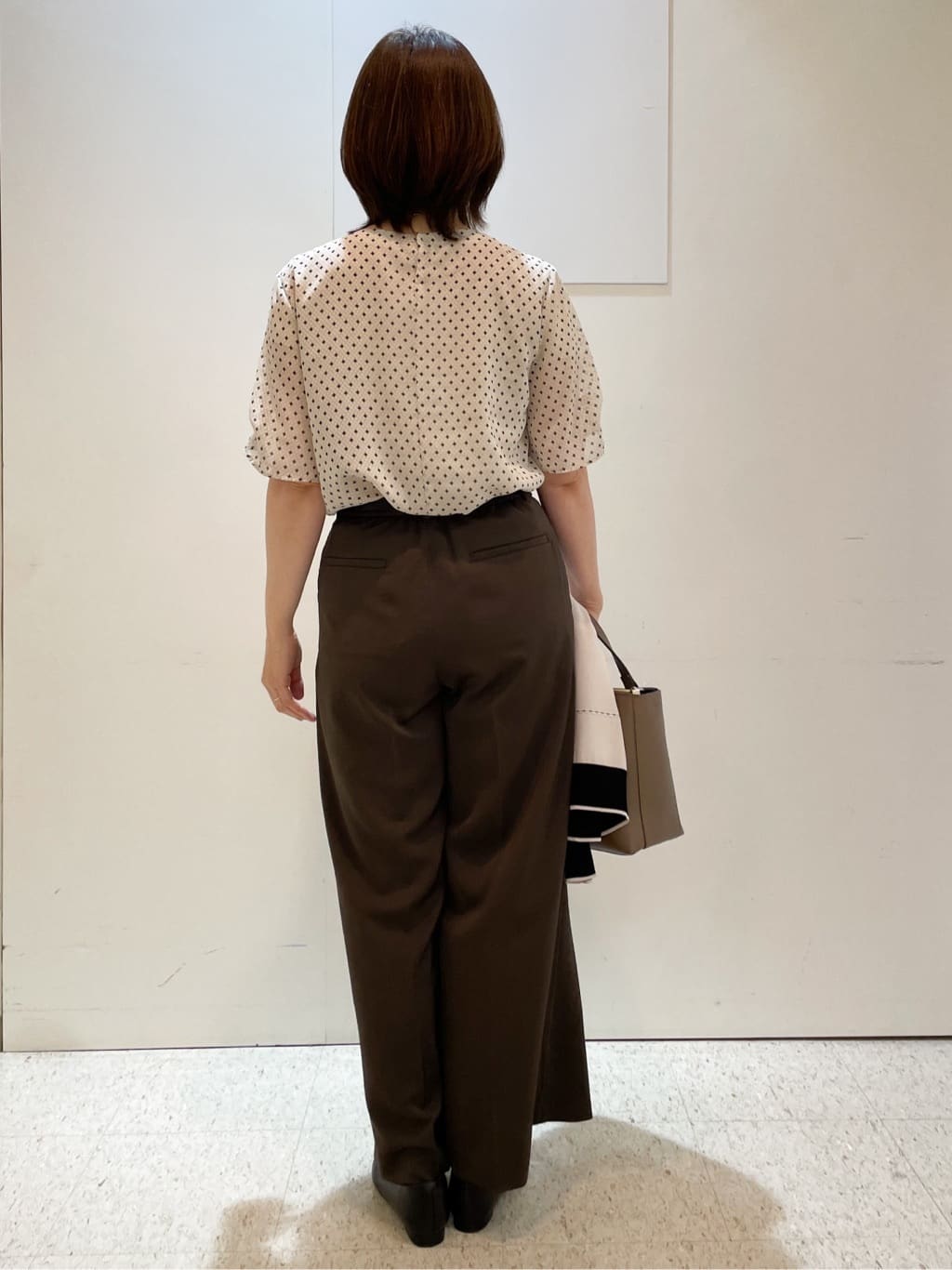 めいさんの「Reflect｜【マシンウォッシュ可／セットアップ可】コツキ柄プリントブラウス」を使ったコーディネート
