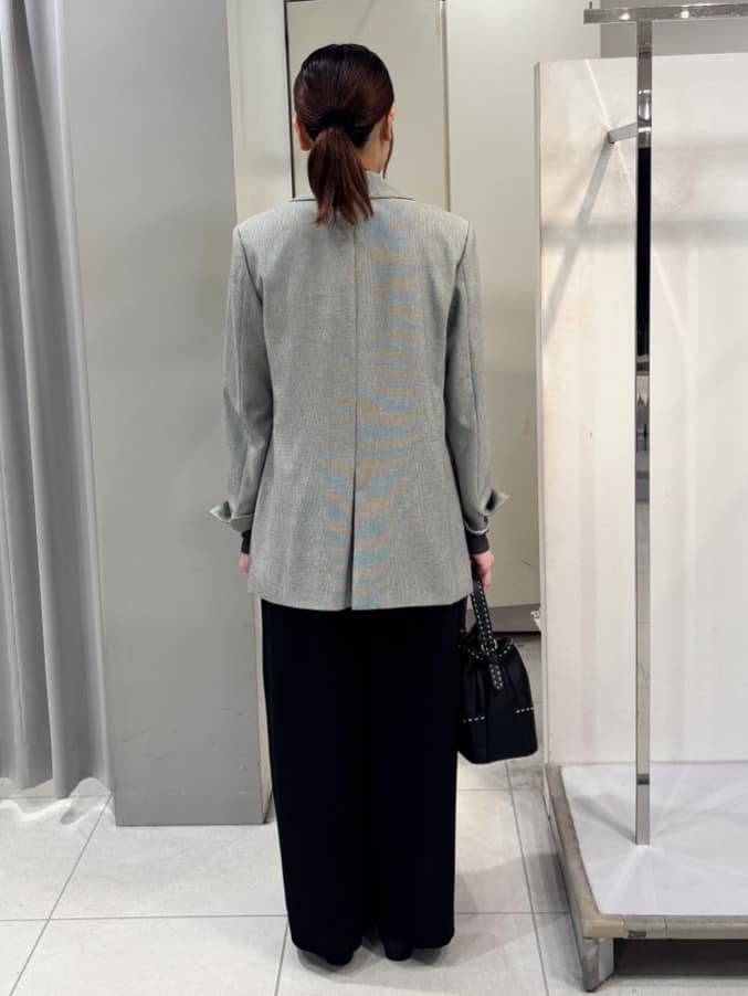 yuiさんの「Reflect｜【すっきり縦長シルエット】サロペットパンツ」を使ったコーディネート