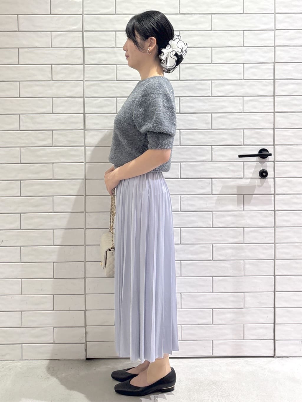 ayumiさんの「OPAQUE.CLIP｜キラキラボリュームスリーブニット【洗濯機洗い可】」を使ったコーディネート