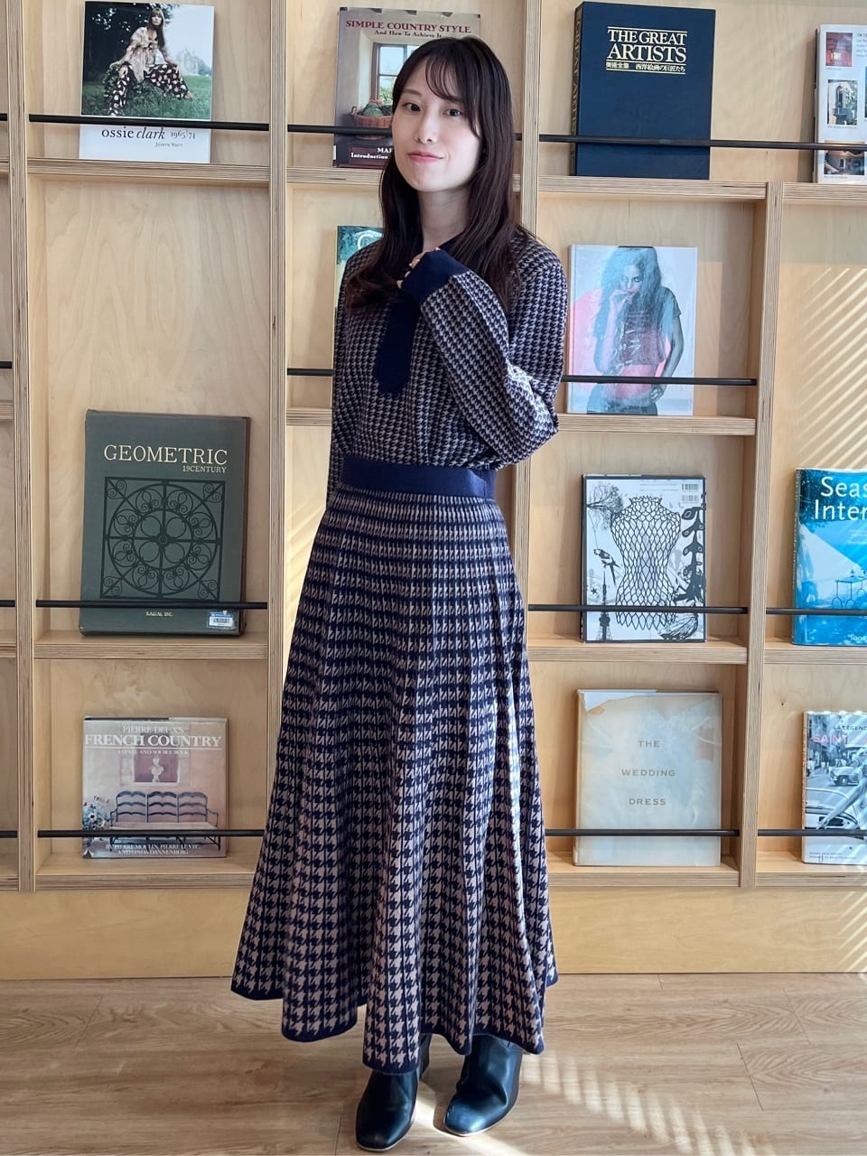 はばさんの「Couture brooch｜【クラシカル・大人上品】千鳥ジャカードニットプリーツスカート」を使ったコーディネート