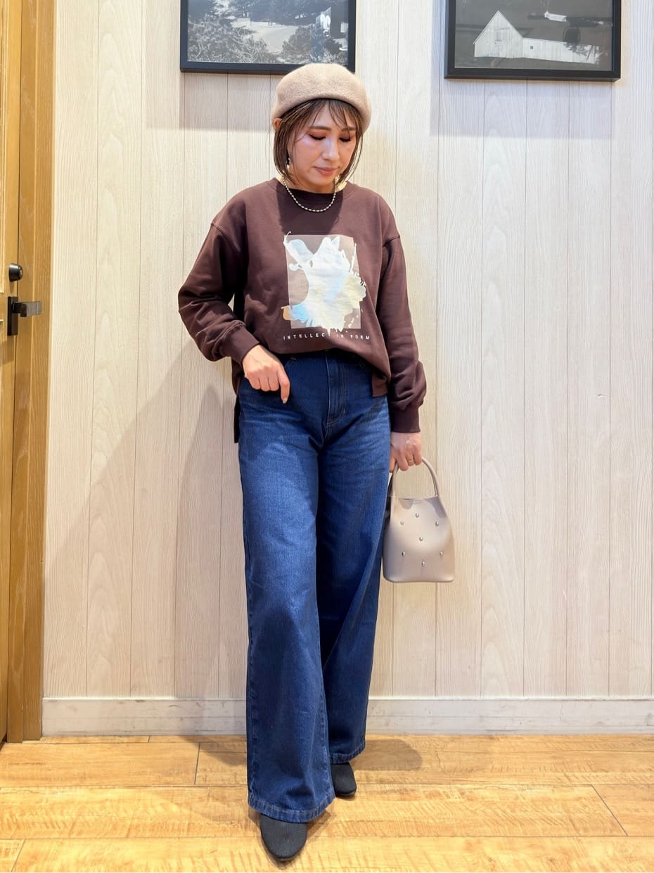 Megさんの「SHOO･LA･RUE｜グラフィックアソート裏毛スウェット」を使ったコーディネート