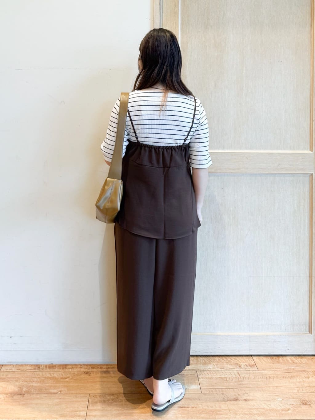 愛さんの「SHOO･LA･RUE｜【S-LL/セットアップ可/ひんやり】女性らしさ溢れる ティアードキャミソール」を使ったコーディネート