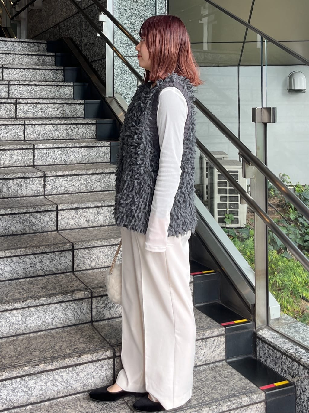 HANNAさんの「OPAQUE.CLIP｜ループヤーンニットベスト【洗濯機OK】」を使ったコーディネート