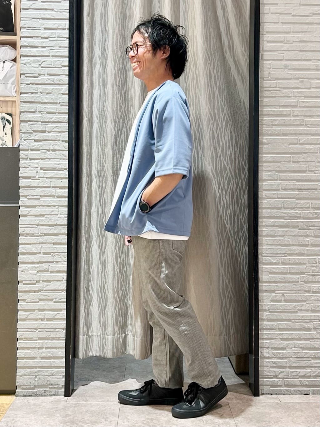 KENJI Iさんの「THE SHOP TK｜五分袖カーディガン+半袖Tシャツセットアイテム 洗濯機OK」を使ったコーディネート