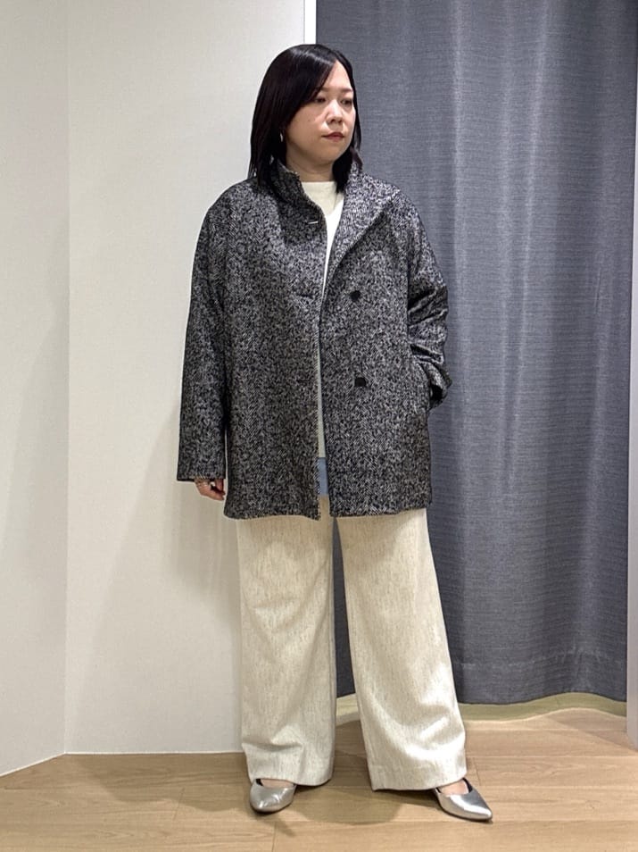 Akiさんの「INDIVI｜【日本製／ミドル丈】スタンドカラーミドルコート」を使ったコーディネート