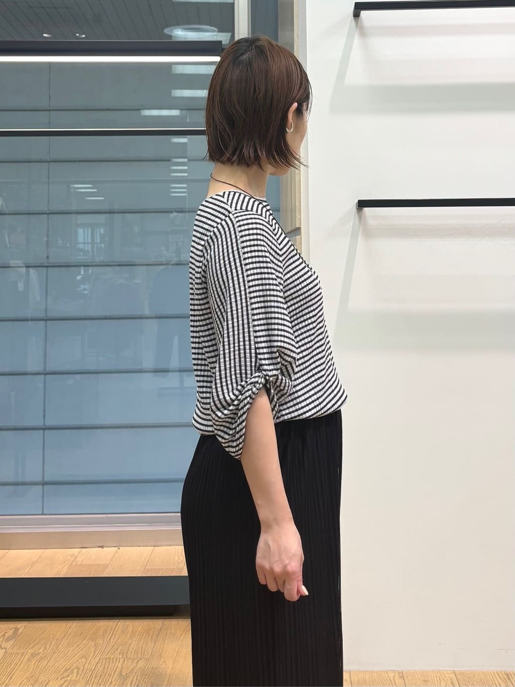 asamiさんの「INDIVI｜【UVケア／吸汗速乾】凹凸素材ねじり袖トップス」を使ったコーディネート