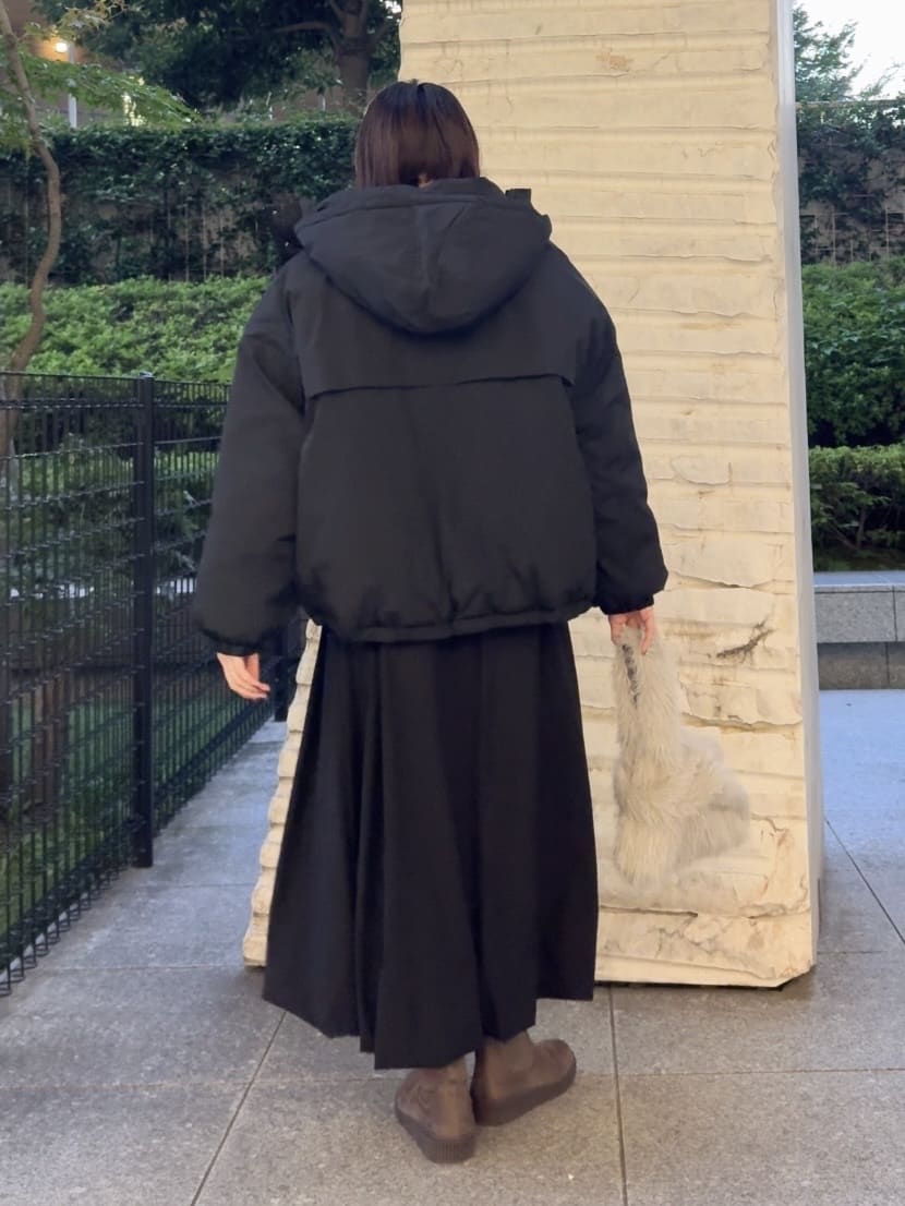 𝐜𝐡𝐢𝐤𝐚さんの「SHOO･LA･RUE｜【撥水/あったか】たっぷり着られる 中綿モンスターショートコート」を使ったコーディネート