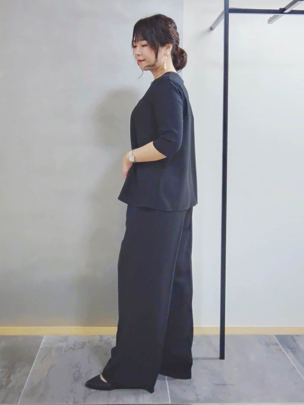 TOMOMIさんの「INDIVI｜【セットアップ可能】ビスチェレイヤード風トップス」を使ったコーディネート