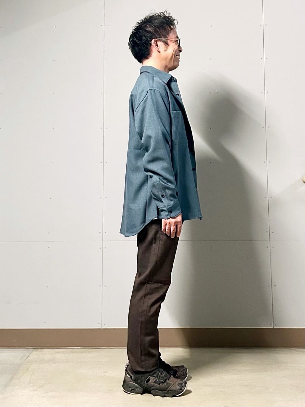 KENJI Iさんの「THE SHOP TK｜フォトグラフプリント長袖Tシャツ【洗濯機OK】」を使ったコーディネート