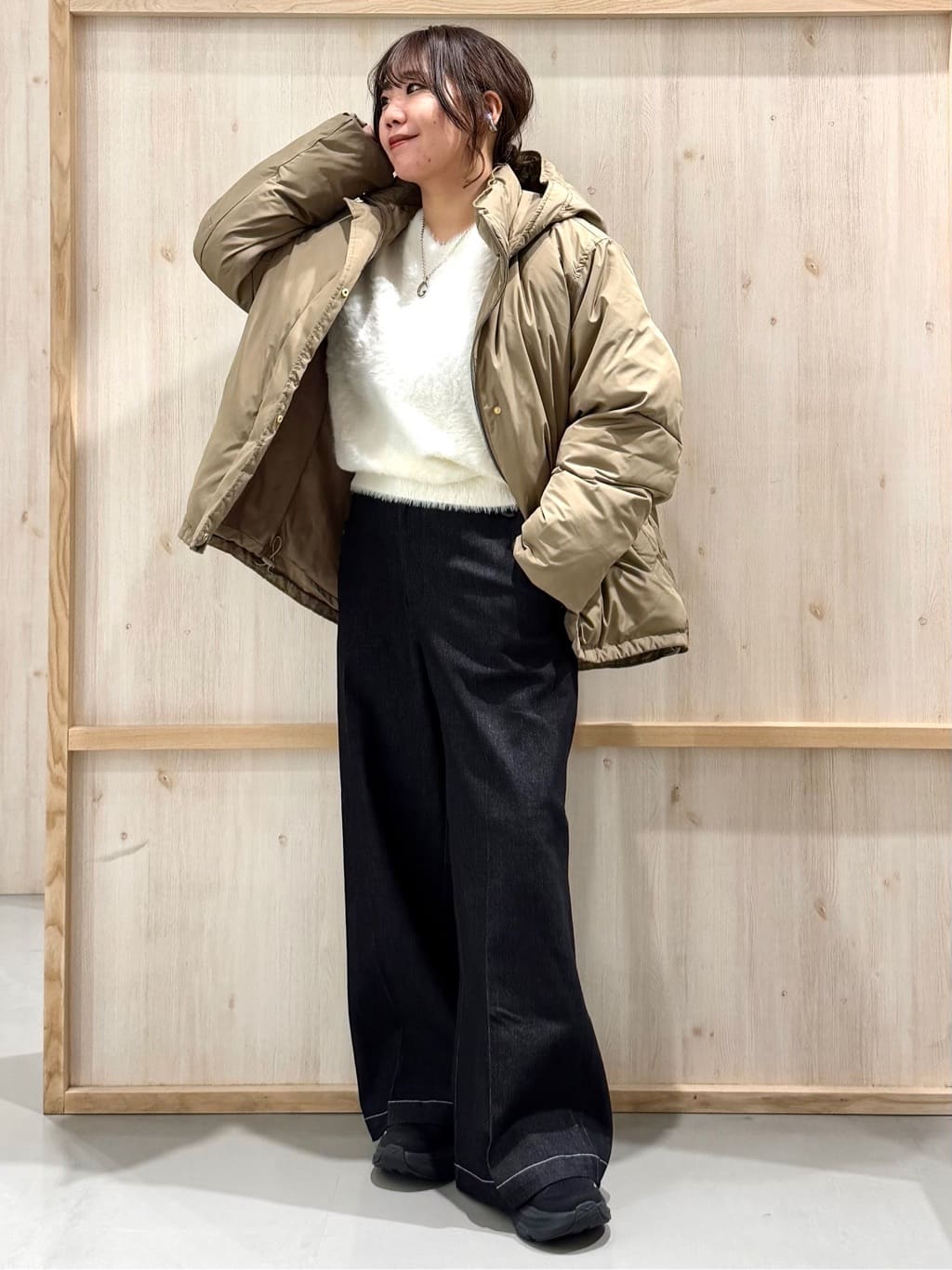 nanaさんの「THE SHOP TK｜【ぎゅっとされているような暖かさ】撥水中綿ブルゾン」を使ったコーディネート