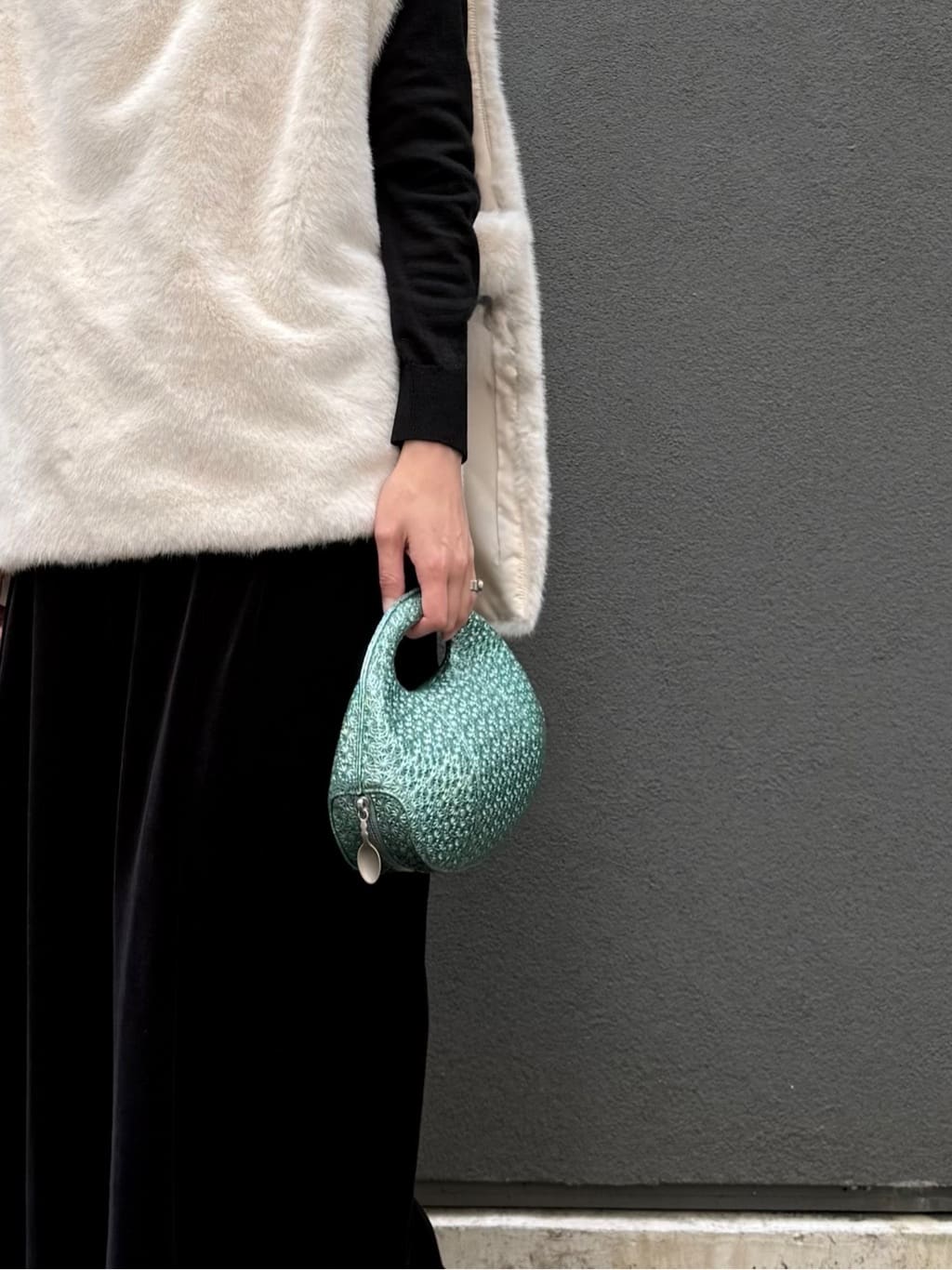 Kさんの「HIROKO HAYASHI｜GIRASOLE PIPERITA（ジラソーレ ピペリータ）クロワッサンバッグ」を使ったコーディネート