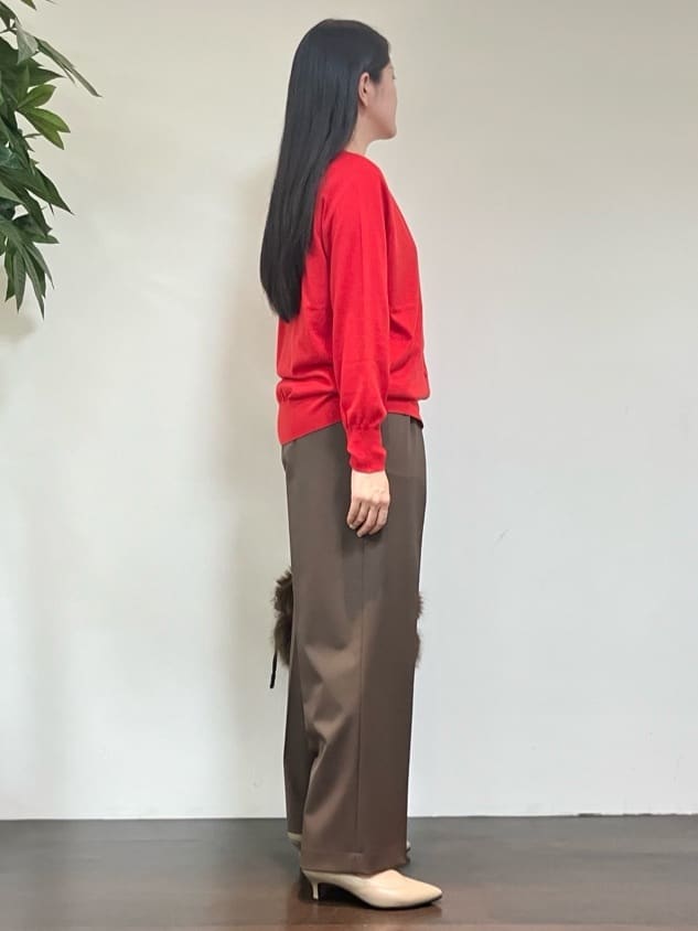 カレンさんの「UNTITLED｜【アンサンブル可/洗える/Vネック】ウールシルクカーディガン」を使ったコーディネート
