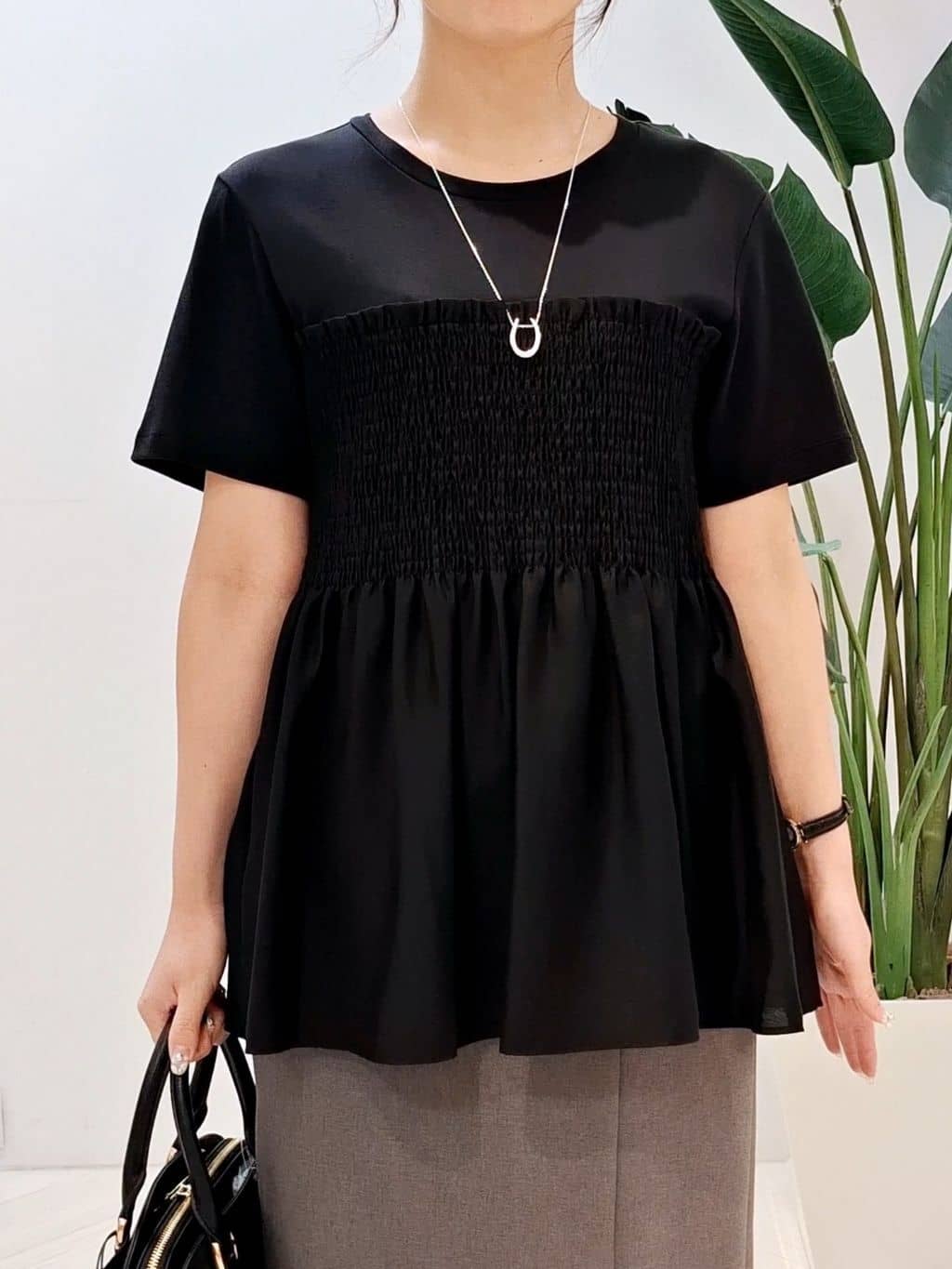 YuKaRiさんの「UNTITLED｜【コットン100/洗える/Tシャツ】シャーリングドッキングペプラム」を使ったコーディネート