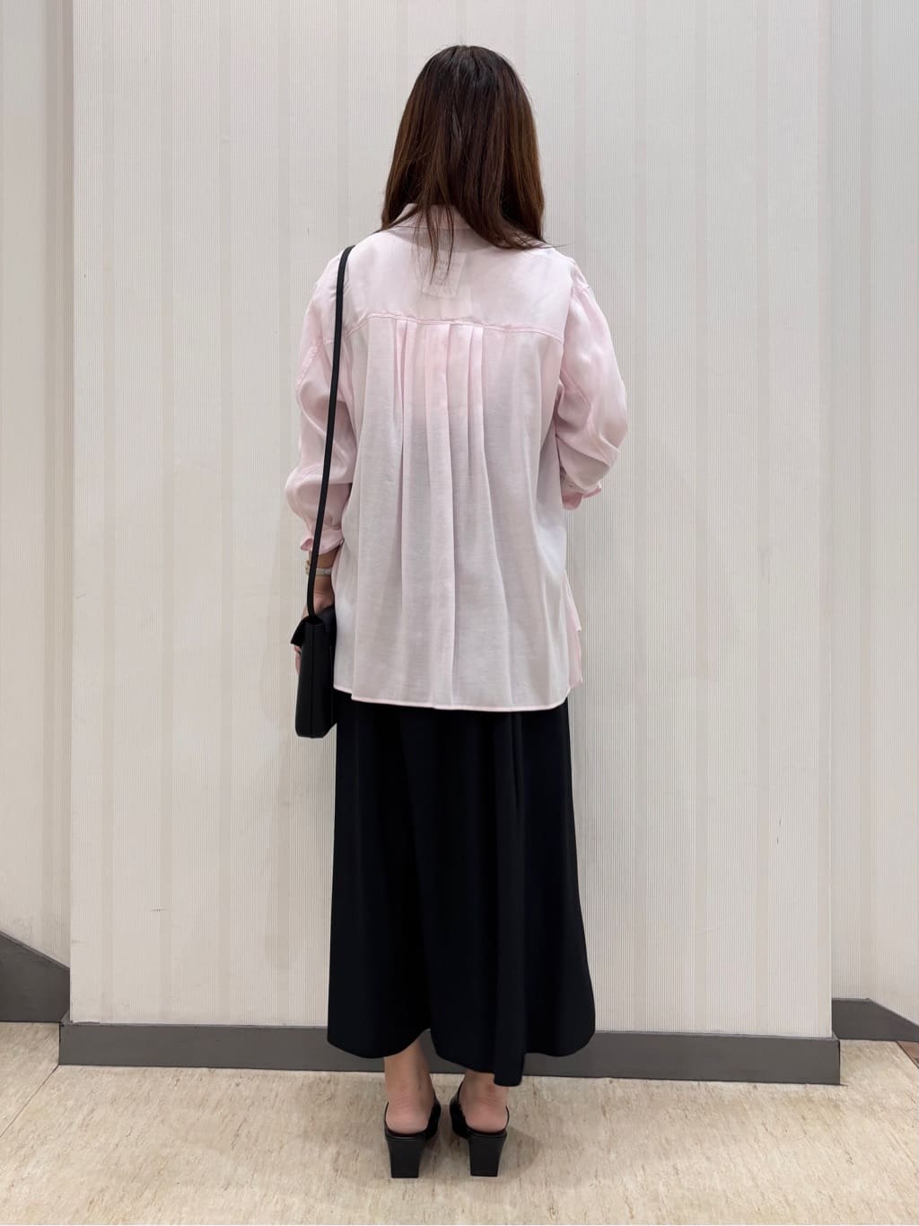 ちひさんの「INDIVI｜【体型カバー／清涼感】シアーオーバーシャツ」を使ったコーディネート