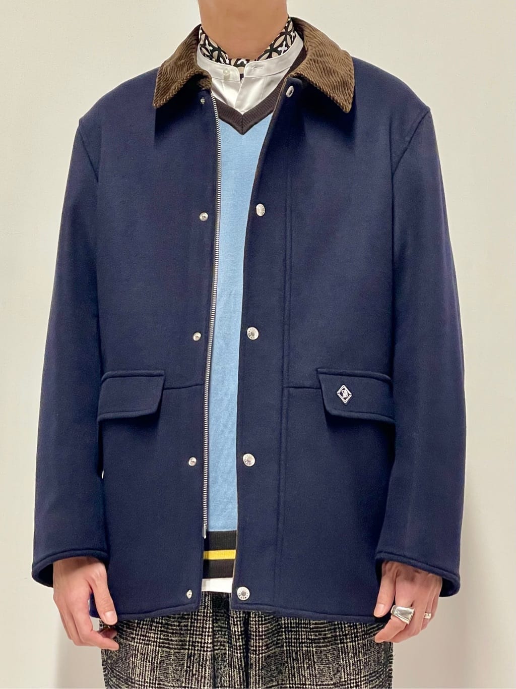蒲谷祐太さんの「DRESSTERIOR｜200双糸 バンドカラーシャツ」を使ったコーディネート