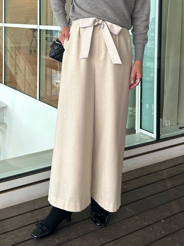 shinoさんの「Couture brooch｜【大人可愛い・フード取り外し可能】フードフェイクファー ハーフ丈コート」を使ったコーディネート