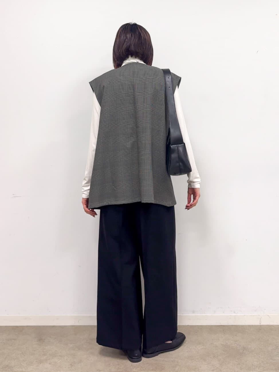 𝐜𝐡𝐢𝐤𝐚さんの「SHOO･LA･RUE｜【S-LL/セットアップ可/洗濯後しわになりにくい】ダブルベスト」を使ったコーディネート