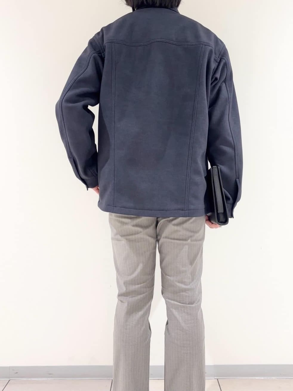 及川さんの「TAKEO KIKUCHI｜【Air Palette Knit】ワンポイント カラーニット プルオーバー」を使ったコーディネート