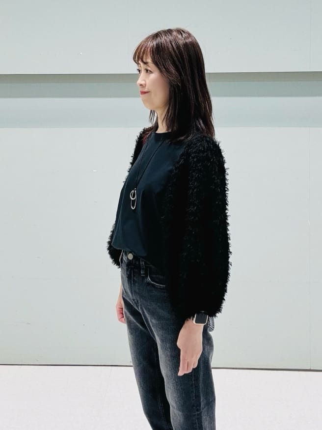 makiさんの「UNTITLED｜【丸首/Tシャツ風/短丈】シャギースリーブ ポンチカットソー」を使ったコーディネート