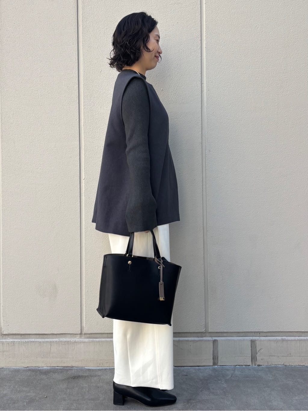 mhさんの「OPAQUE.CLIP｜イージーワイドパンツ【洗濯機OK】」を使ったコーディネート