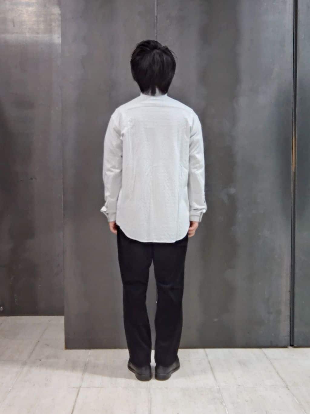 shiominさんの「TAKEO KIKUCHI｜【抗菌防臭/シーズンレス】シアサッカーギンガムチェック ストレッチシャツ」を使ったコーディネート