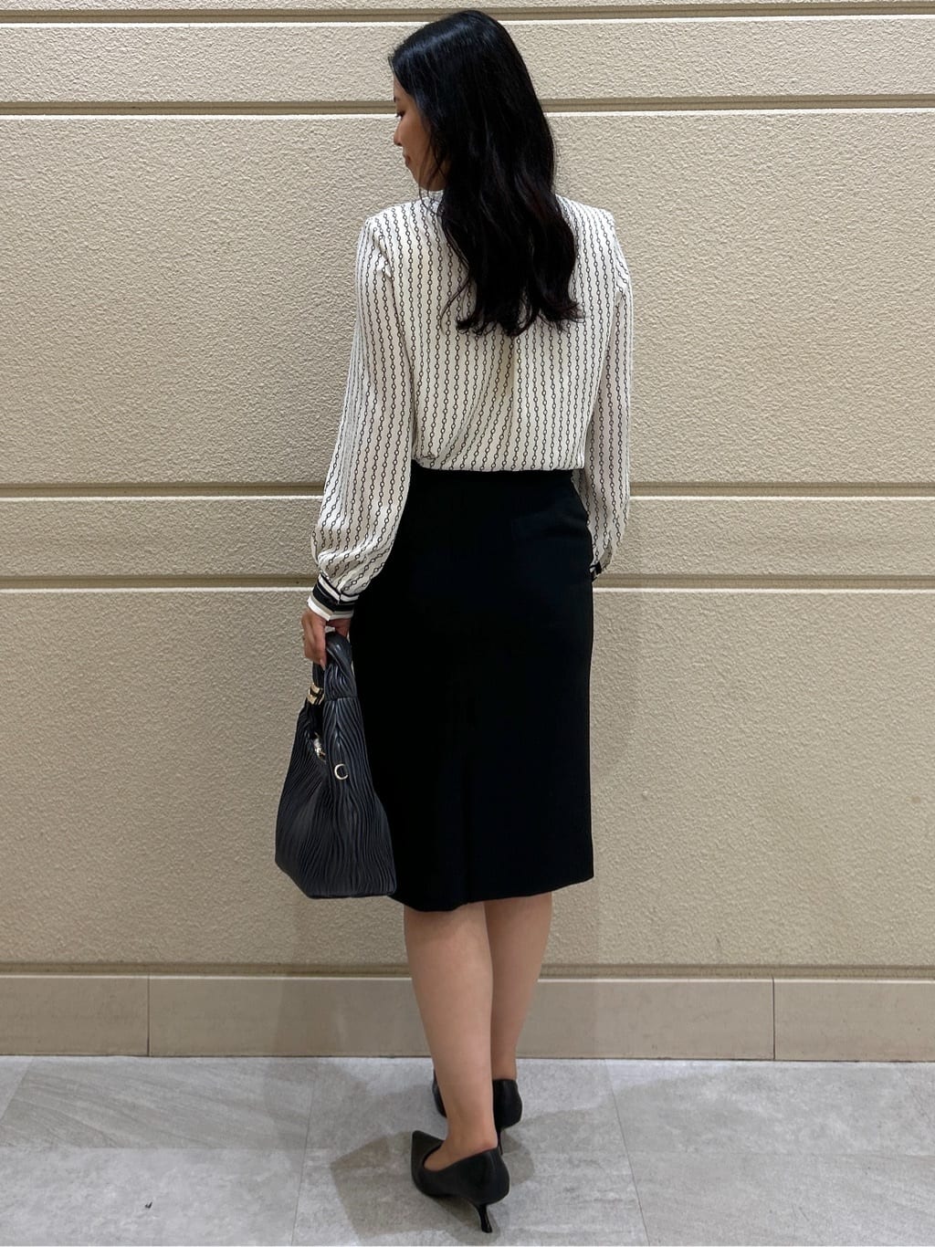 Momokaさんの「COUP DE CHANCE｜【手洗い可／日本製】チェーン柄ブラウス」を使ったコーディネート