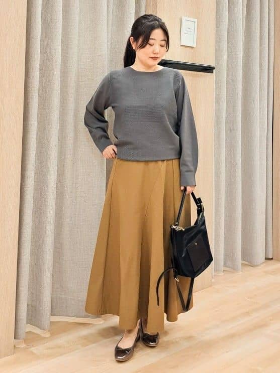 ふるさんの「grove｜最終お値下げ！！【洗える/毛玉軽減】天竺ラグランスリーブプルオーバー」を使ったコーディネート