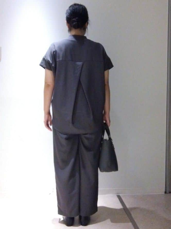 sakoさんの「Reflect｜【E‐QUALITY／ウエスト総ゴム／セットアップ／単品使いOK◎】ブラウス＋ストレートパンツセット」を使ったコーディネート