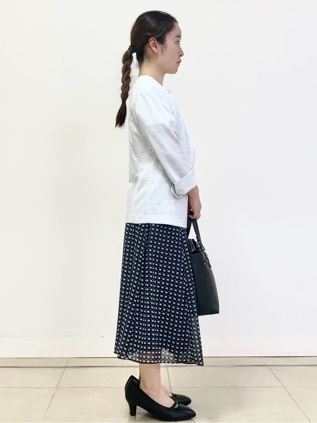 tomominさんの「Reflect｜【インナーにおすすめ◎】シアーネックデザインプルオーバー」を使ったコーディネート