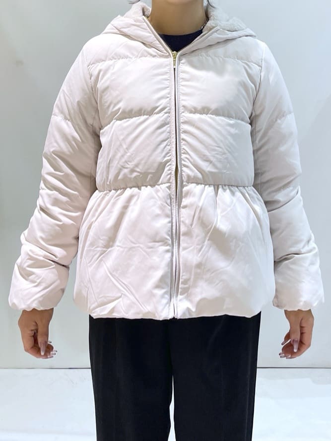 manaさんの「OPAQUE.CLIP｜KAWADAダウンペプラムショートコート【撥水／洗濯機OK／静電気防止裏地】」を使ったコーディネート