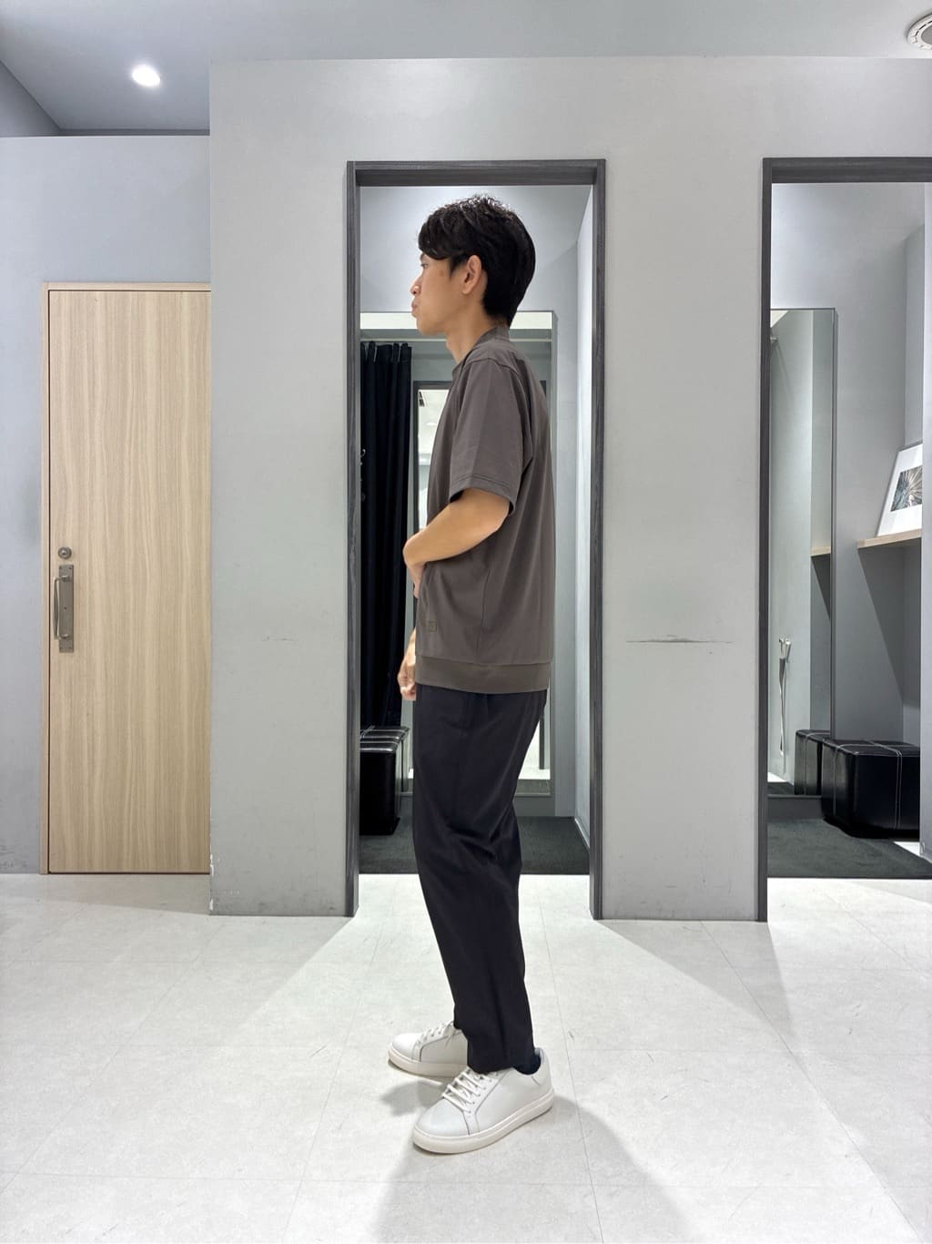 わいずみさんの「TAKEO KIKUCHI｜【3Dナイロンストレッチ】スリムイージーパンツ」を使ったコーディネート