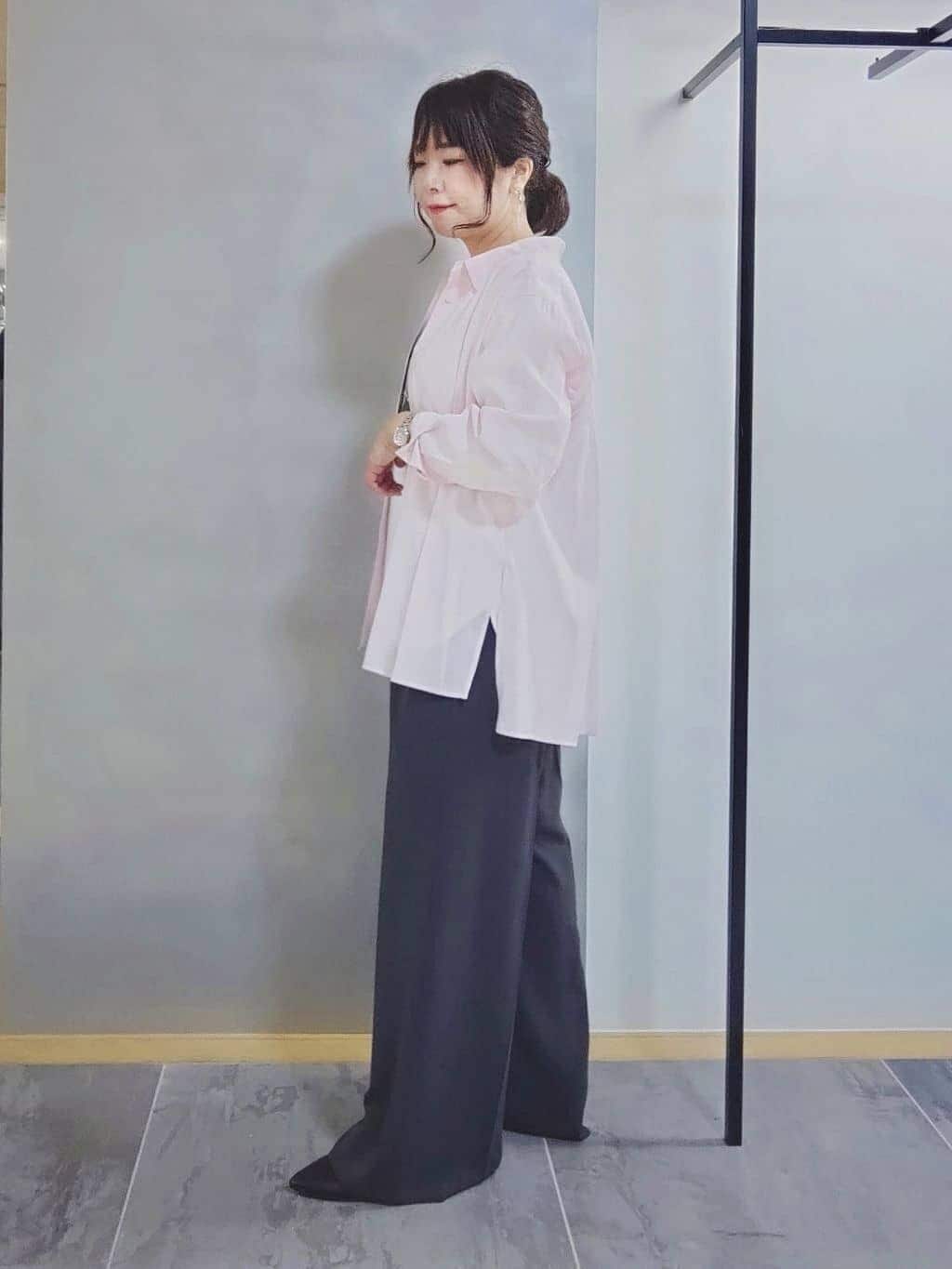 TOMOMIさんの「INDIVI｜【着心地◎！】タックワイドパンツ」を使ったコーディネート