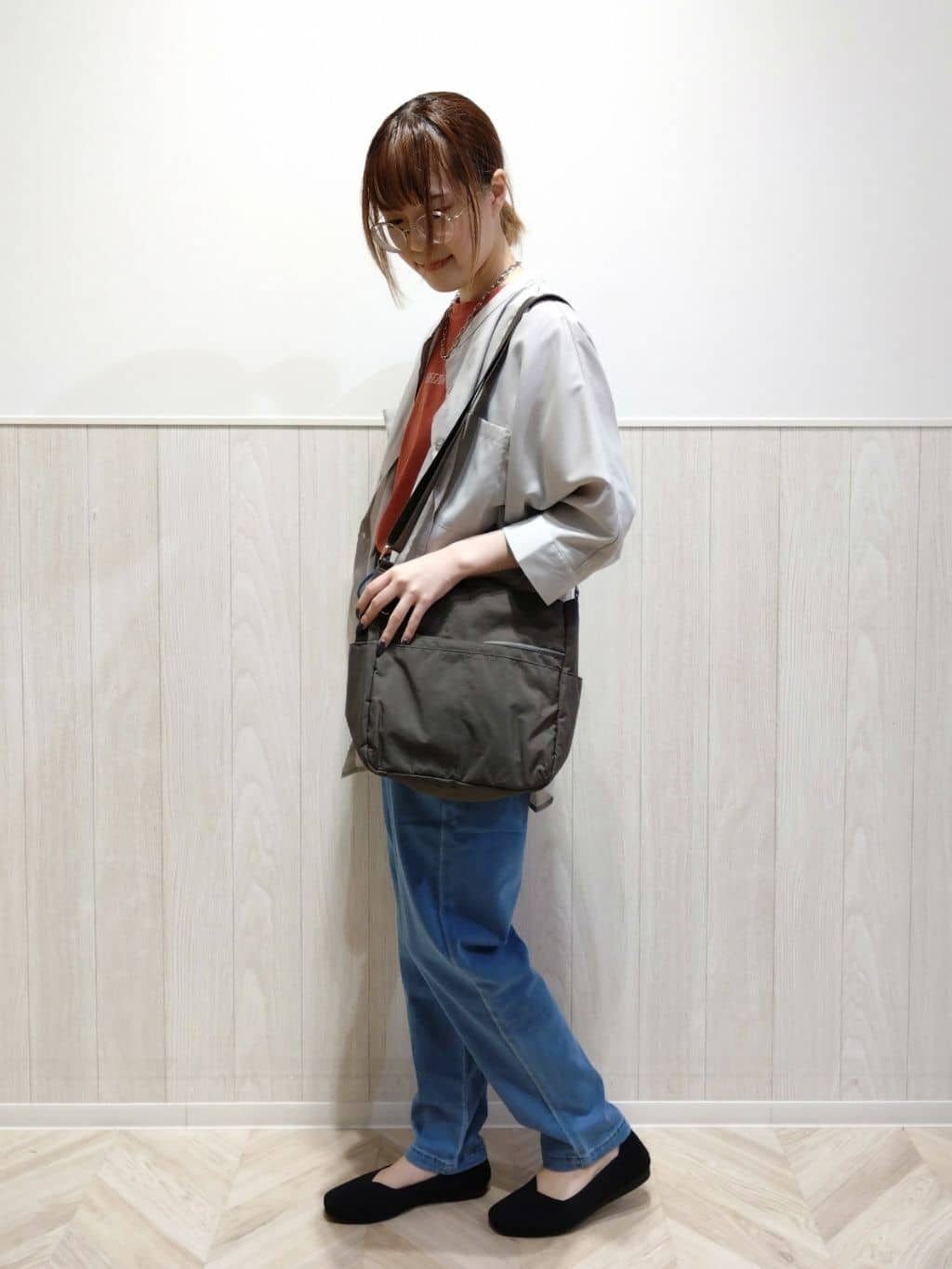 Suzuさんの「SHOO･LA･RUE｜【S-LL/洗濯後しわになりにくい】コットン風 前あきドルマンブラウス」を使ったコーディネート