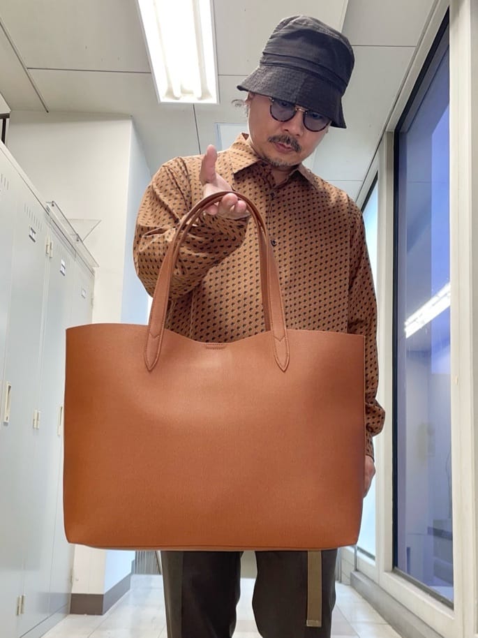MAKOTO AIさんの「TAKEO KIKUCHI｜ボーラーハット柄 長袖シャツ」を使ったコーディネート