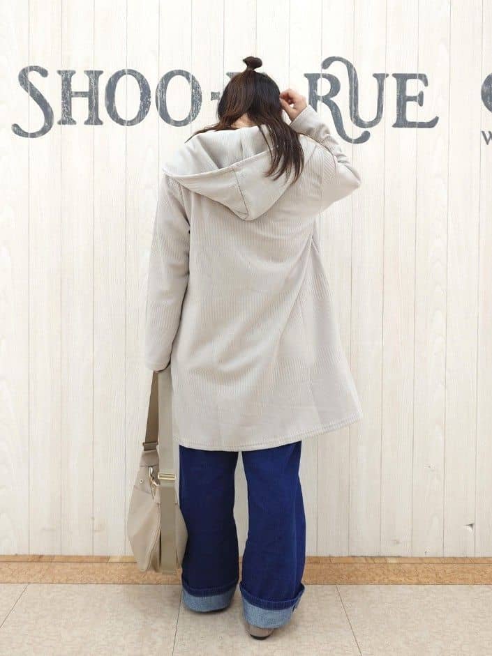 とろろさんの「SHOO･LA･RUE｜【高レビュー/体型カバー】しながらスマートに魅せる ラインジャカードコーディガン」を使ったコーディネート