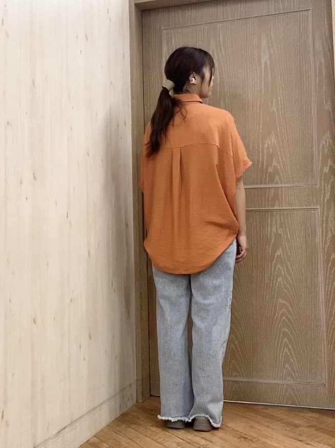 makuchanさんの「SHOO･LA･RUE｜【洗える/S-LL/5分袖】1枚でも羽織としても。さらさらドレープシャツ」を使ったコーディネート