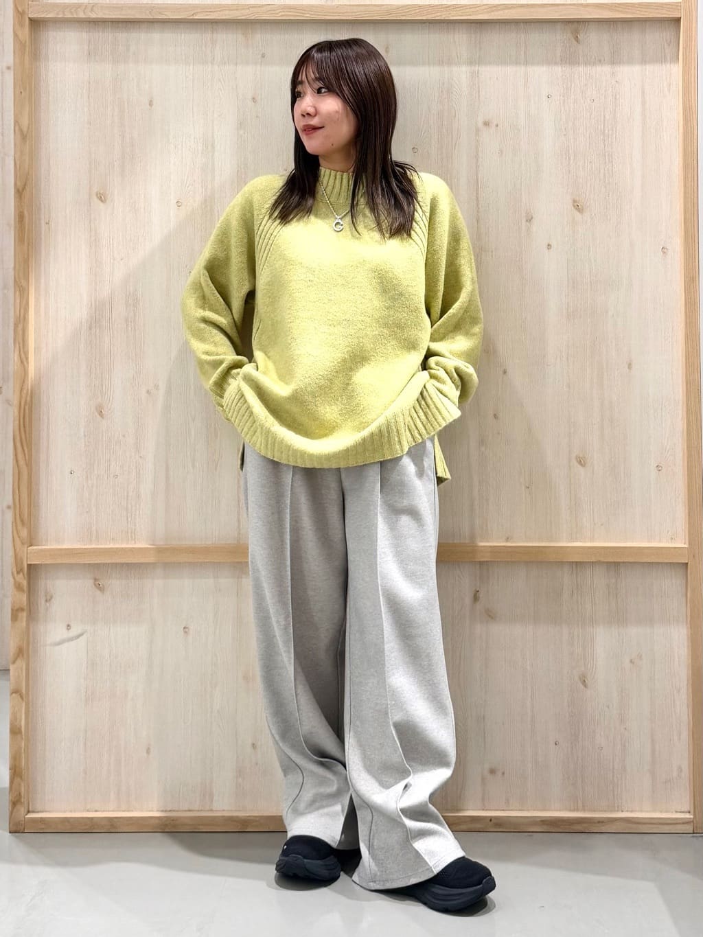 nanaさんの「THE SHOP TK｜ふんわり柔らかきれい色 ウール混ハイネックニット」を使ったコーディネート