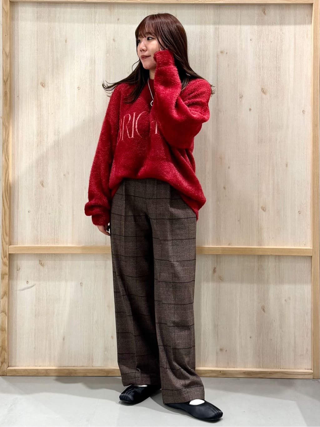 nanaさんの「THE SHOP TK｜ベルベットフェザー ロゴニットプルオーバー」を使ったコーディネート