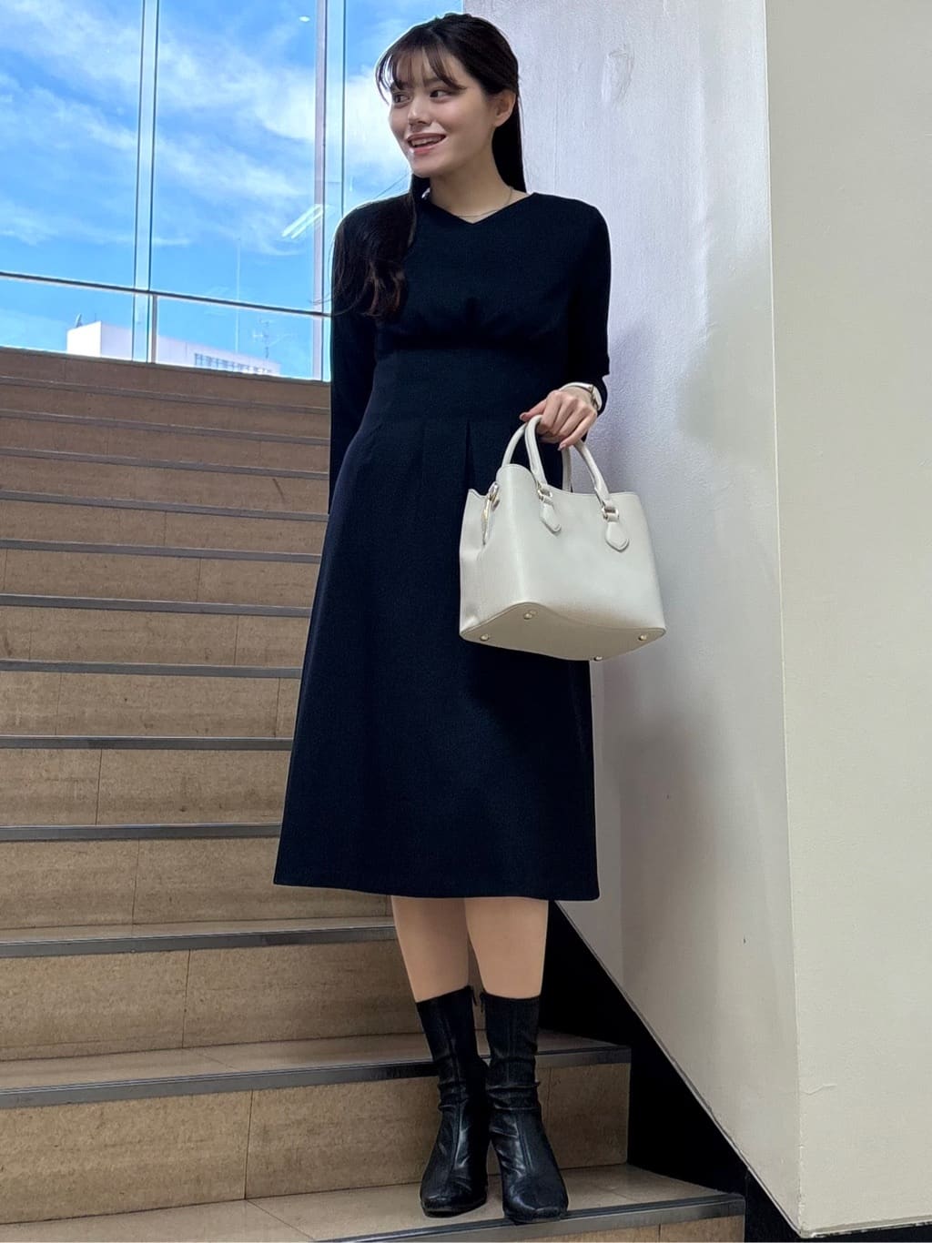 sayaさんの「COUP DE CHANCE｜【手洗い可／日本製】タックデザインワンピース」を使ったコーディネート