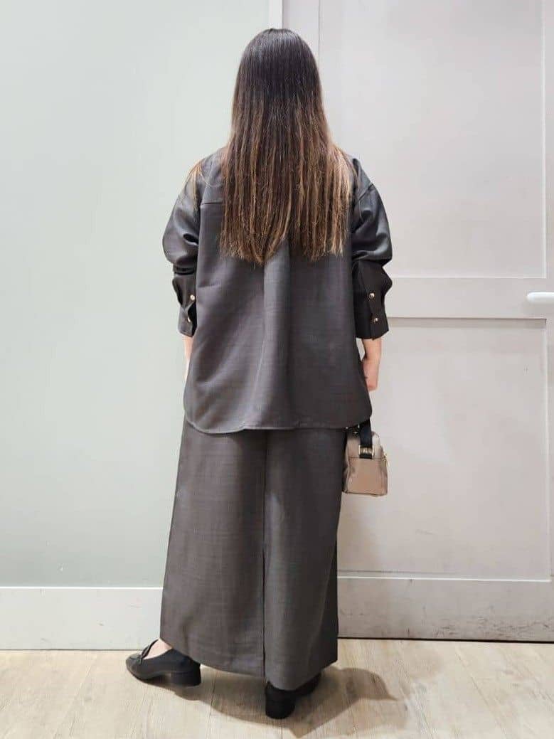 maiさんの「grove｜【カセット服/選べる着丈】洗濯機で洗えるオーバーシャツ」を使ったコーディネート