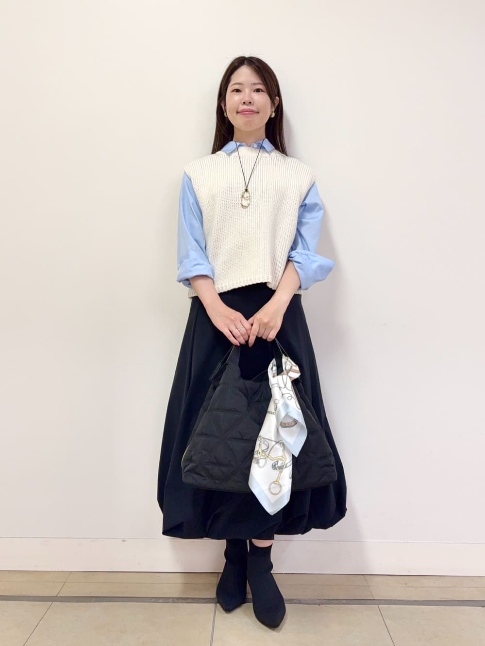 asamiさんの「UNTITLED｜【レイヤード/前ボタン】2WAYニットベスト」を使ったコーディネート