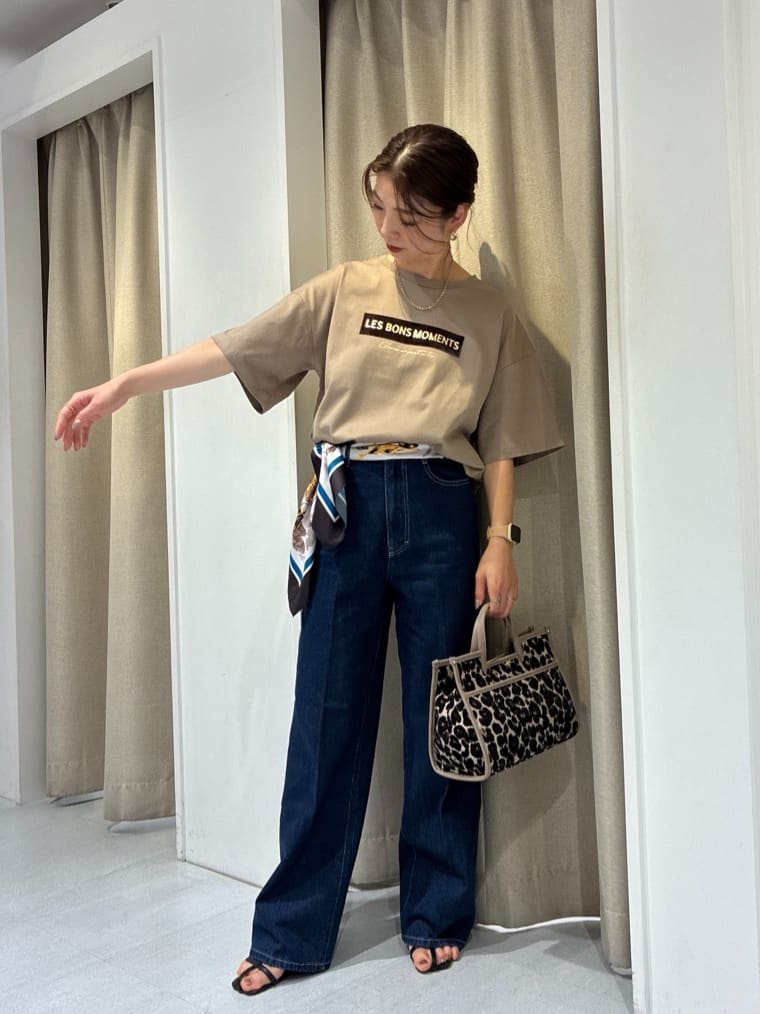 Rinさんの「UNTITLED｜【コットン100/ゆったり/ショート丈/洗える】ベロアロゴTシャツ」を使ったコーディネート