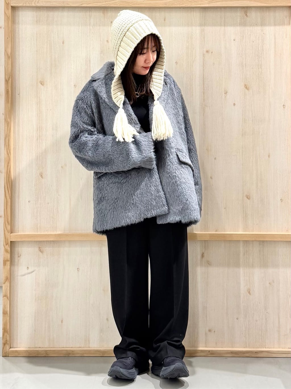 nanaさんの「THE SHOP TK｜纏うだけで大人上品 シャギーチェスターハーフコート」を使ったコーディネート