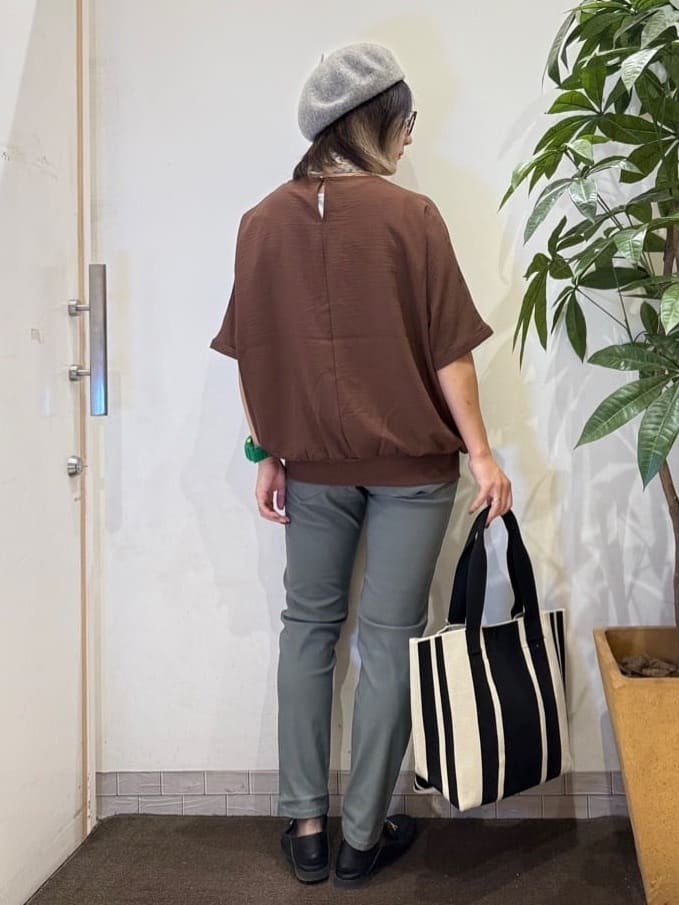 misakiさんの「SHOO･LA･RUE｜【洗濯後しわになりにくい】さらっとタッチの 5分袖ドルマンブラウス」を使ったコーディネート