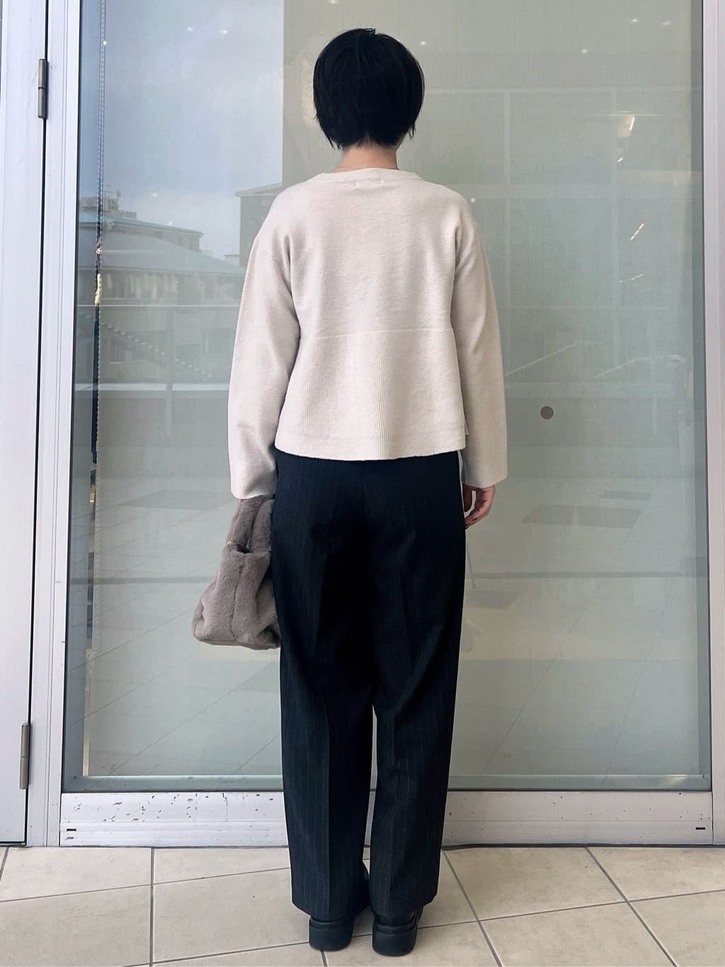 yo-koさんの「OPAQUE.CLIP｜ペプラムニット【洗濯機OK】」を使ったコーディネート