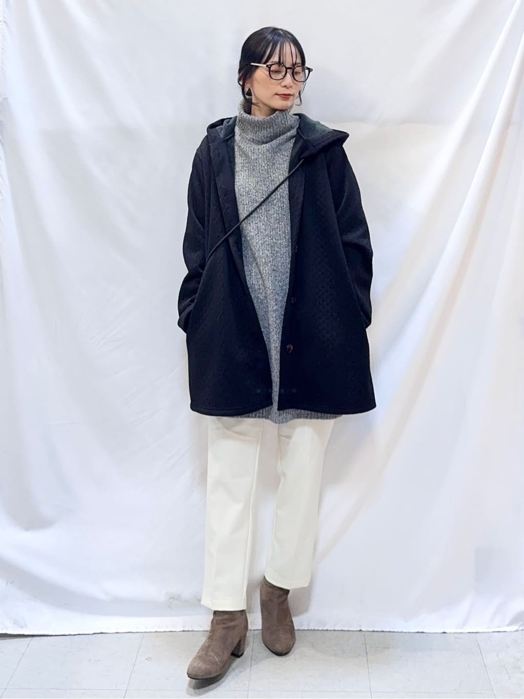 𝐇𝐢𝐫𝐨𝐦𝐢さんの「SHOO･LA･RUE｜【洗濯機可/S-LL/体型カバー】女性らしい美シルエット チュニックニットワンピース」を使ったコーディネート